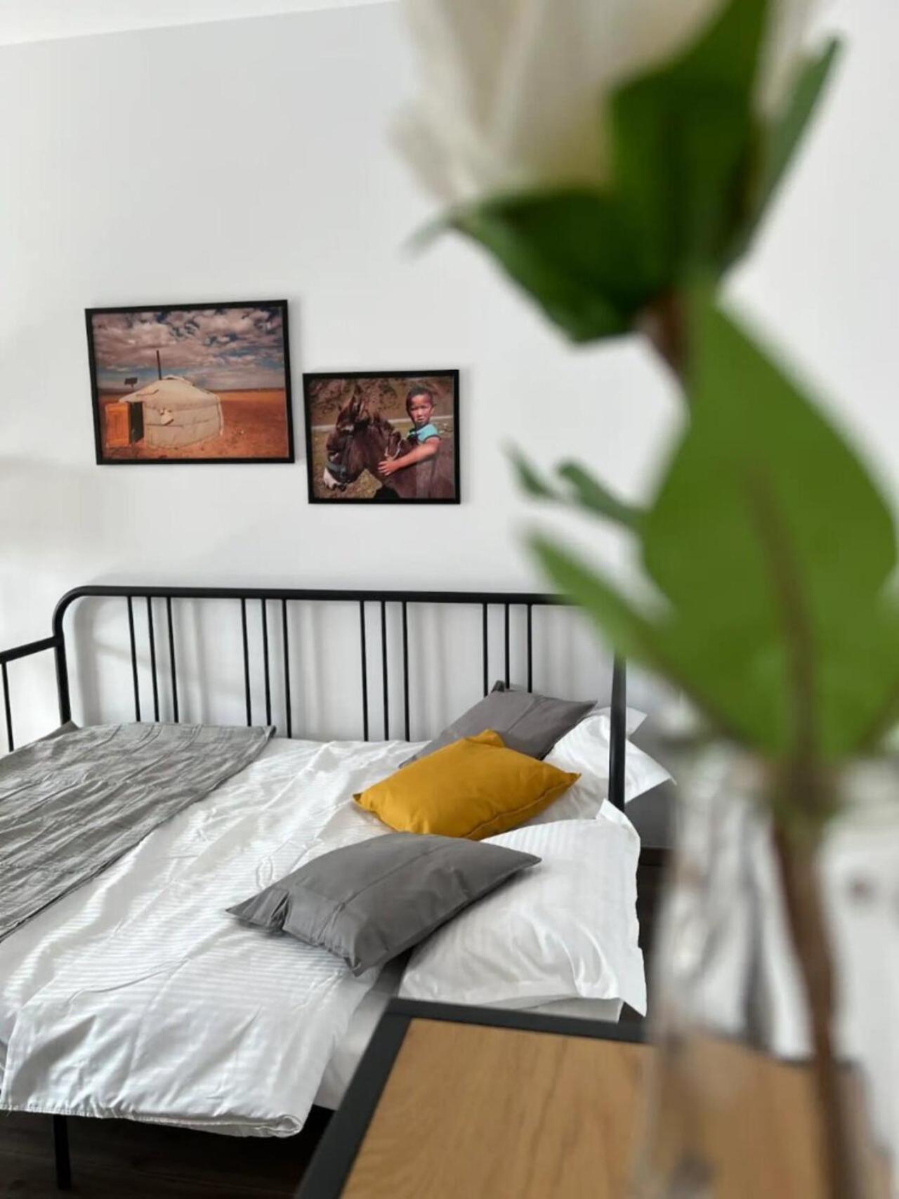 High-Rise Luxury Apartment With Free Parking Bucharest Exterior photo